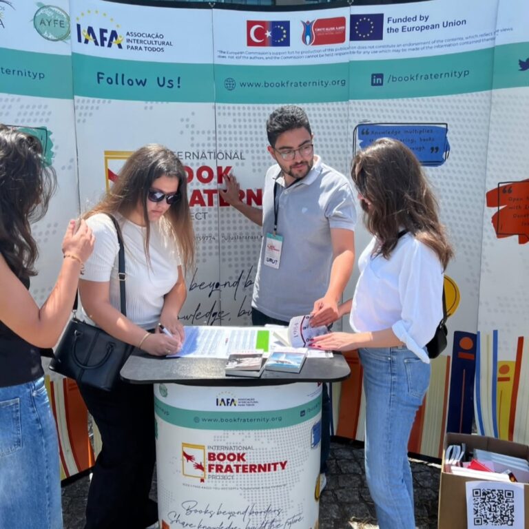 Exhibición del Proyecto en la Feria del Libro de Barcelos: Presentación de Aplicaciones Digitales
