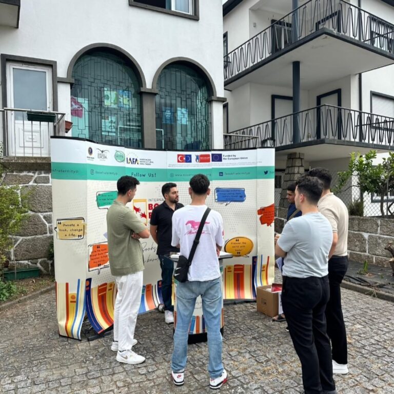 Presentación del Proyecto en la Feria del Libro de Barcelos 2025: Exhibición de Aplicaciones Web y Móviles